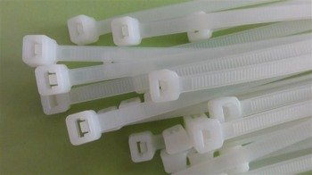 Opaski zaciskowe 4,8x300 białe 25szt